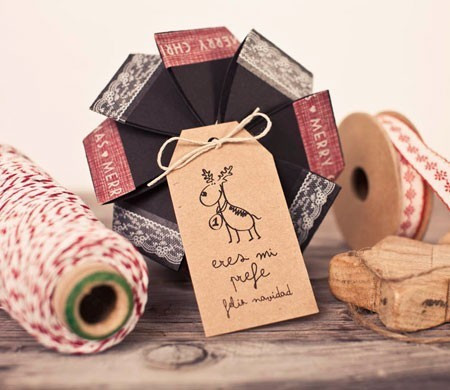 Boîte Originale avec Plis en Forme de Fleur