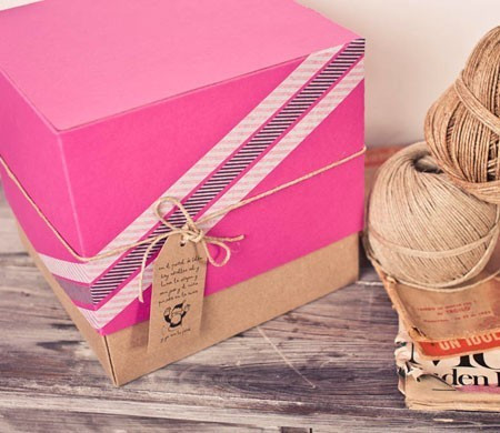 Boîte Cadeau Rose avec Cordon Kraft