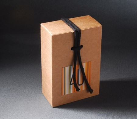 Boîte cadeau d'entreprise  avec corde 