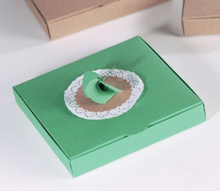 Boîte cadeau avec fleur