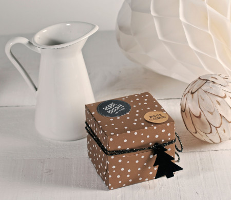Boîte Carrée Pour Cadeaux de Noël Boîte Carrée Pour Cadeaux de Noël