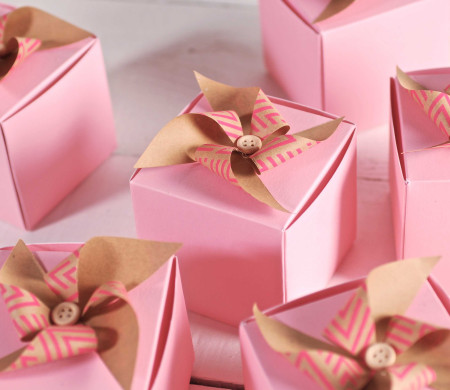 Boîte Cadeau Décorée avec Moulin Boîte Cadeau Décorée avec Moulin