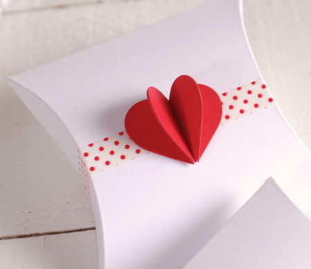 Boîte pour Petites Attentions Décorée d’un Cœur 3D Boîte pour Petites Attentions Décorée d’un Cœur 3D