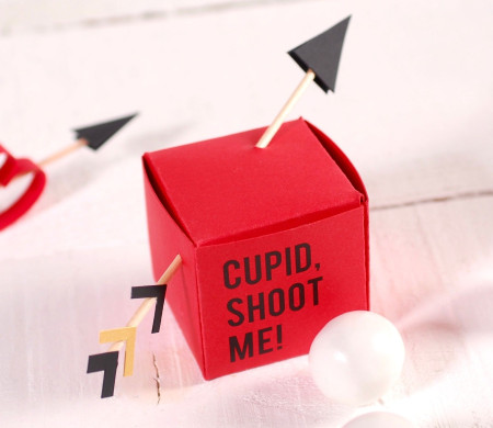 Petite boîte  avec flèches de Cupidon