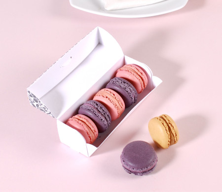 Boîte allongée avec couvercle pour macarons imprimés Boîte allongée avec couvercle pour macarons imprimés