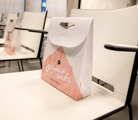 Boîte à cadeaux en carton pour les événements
