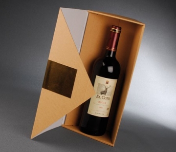 Boîte triangulaire pour des bouteilles