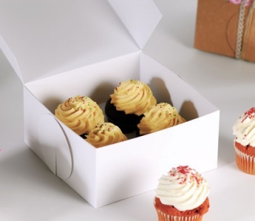 Boîte decorée pour 4 cupcakes