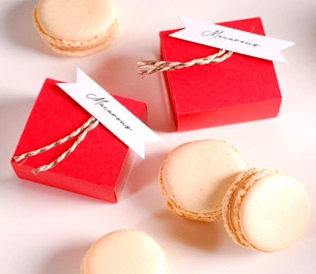 boîte décorée pour un macaron