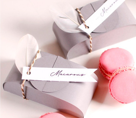 boîte décorée pour deux macarons