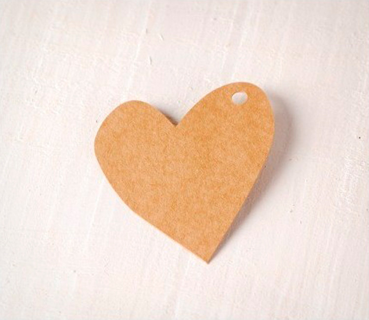 Coeur irrégulier en carton