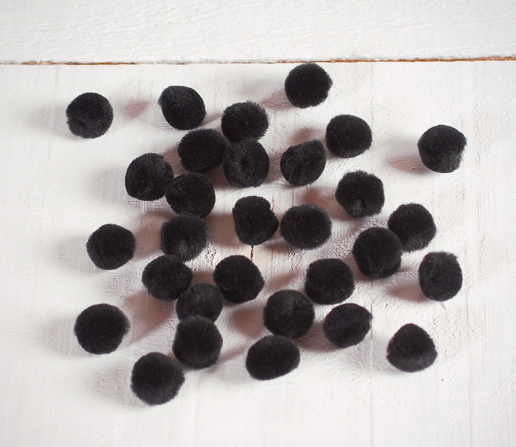 Pompons Blancs ou Noir