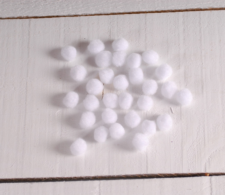 Pompons Blancs ou Noir