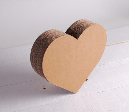 Cœur en carton décoratif, un cadeau rempli d'amour!