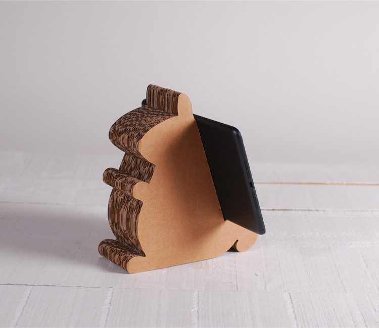 support pour iPad en carton, avec la forme d'un écureuil support pour iPad en carton, avec la forme d'un écureuil