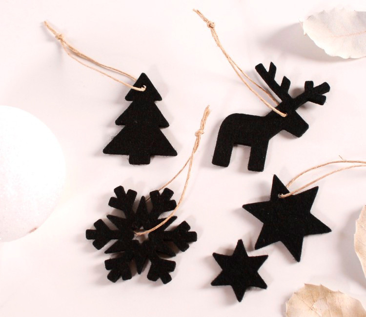Lot de décors en feutrine pour Noël, une touche hivernale!