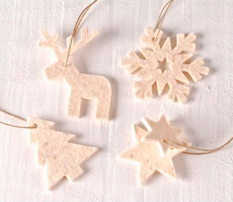 Lot de décors en feutrine pour Noël, une touche hivernale!