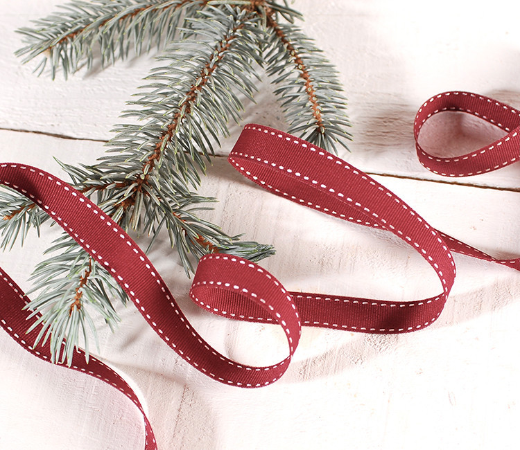 Ruban gros grain rouge pour paquets cadeaux Ruban gros grain rouge pour paquets cadeaux