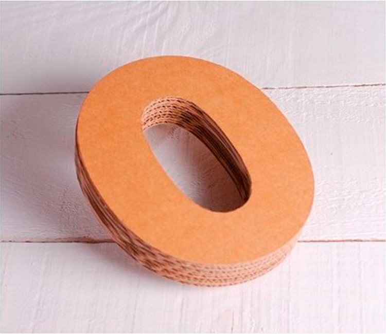 Originaux numéros en carton pour décorer, qui donnera une touche handmade à toute pièce. Des plus original, découvre-les!