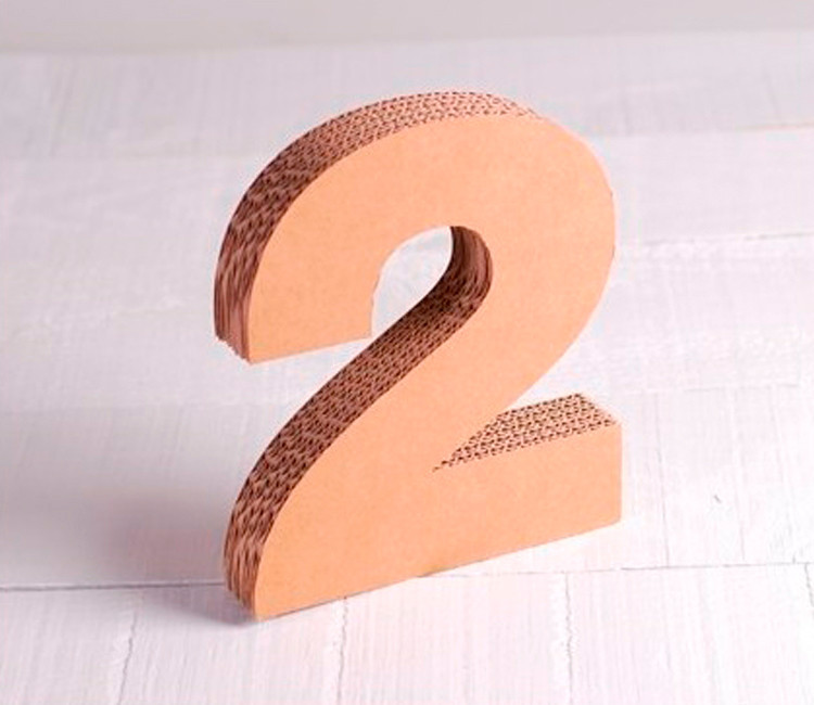 Originaux numéros en carton pour décorer, qui donnera une touche handmade à toute pièce. Des plus original, découvre-les!