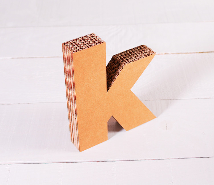 Lettres minuscules en carton décoratives