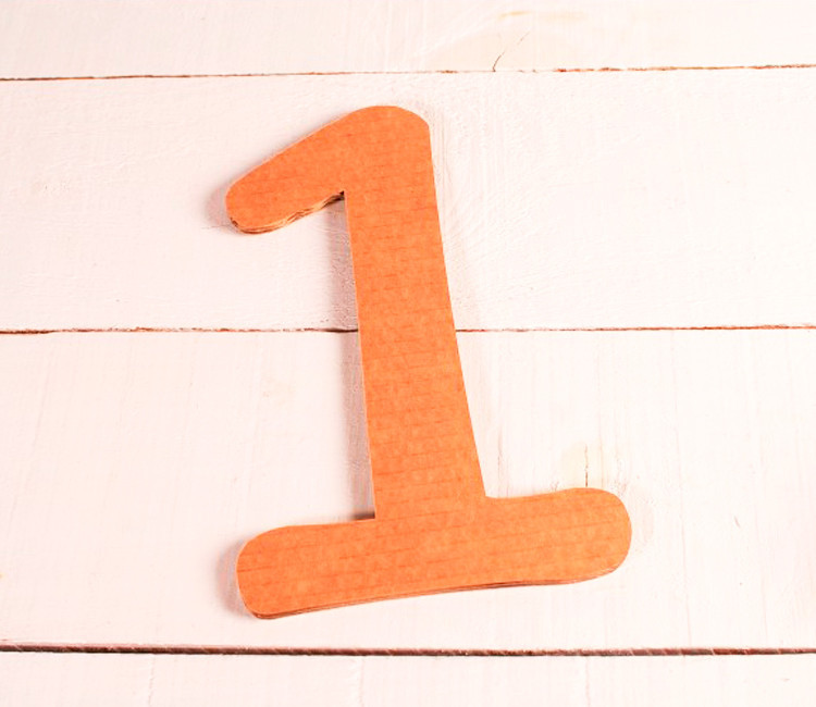 Grand chiffre de carton