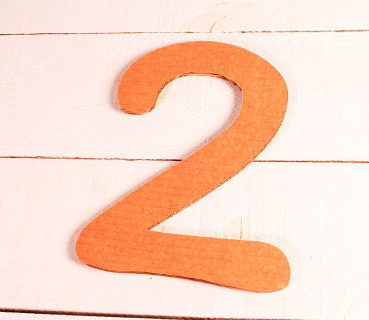 Grand chiffre de carton