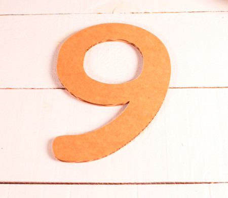 Grand chiffre de carton