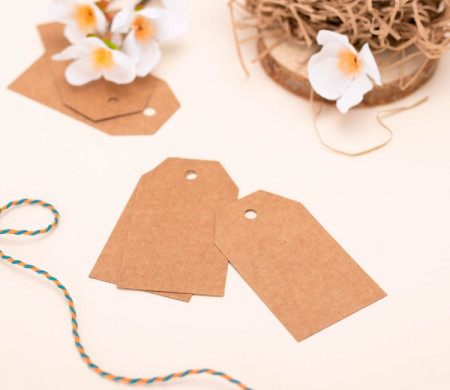 Petites Étiquettes en carton pour cadeaux créatifs