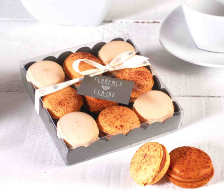 Boîte à macarons avec ruban...