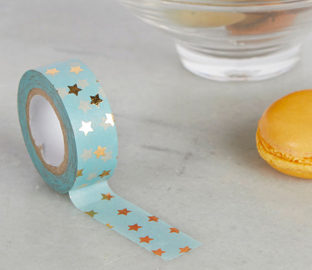 Washi tape bleu ciel avec étoiles dorées
