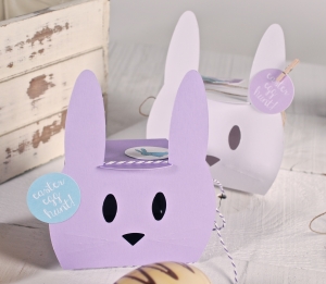 Boîte de couleur lilas pour les fêtes d'enfants