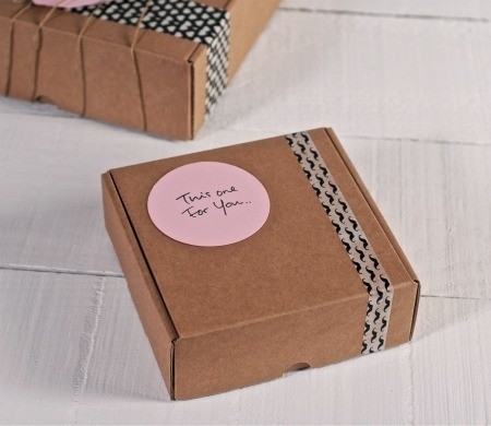 Boîtes en carton pour petits envois postaux