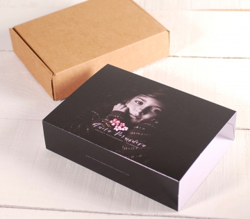Boîte avec bandeau personnalisé avec photos