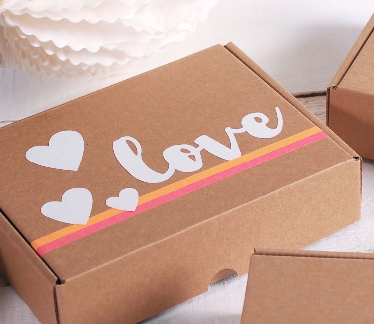Sticker décoratif "Love is in the air" Sticker décoratif "Love is in the air"