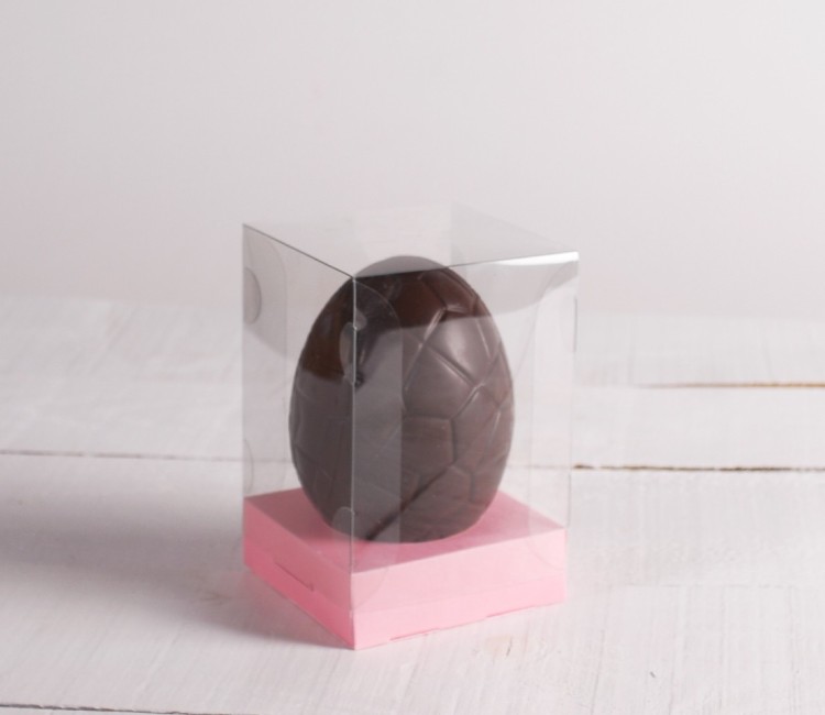Boîte transparente pour un oeuf de Pâques