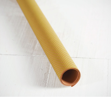 Papier cadeau à petits points