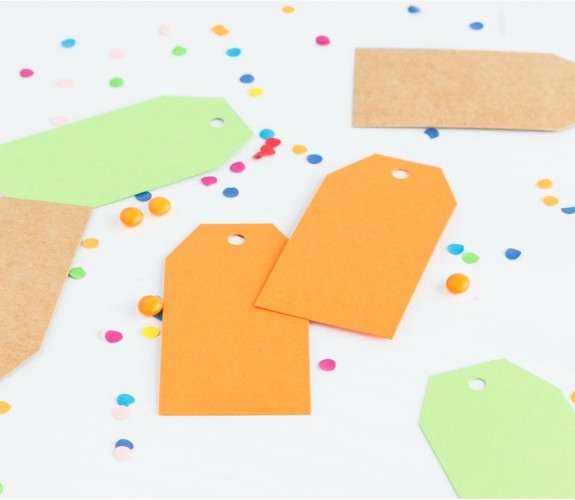 Étiquettes unies pour personnaliser tes cadeaux