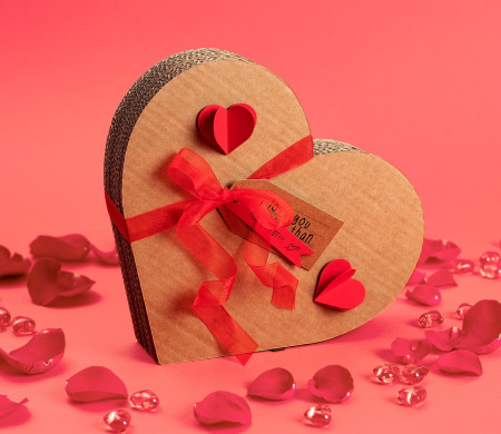 Cœur en carton décoratif, un cadeau rempli d'amour!