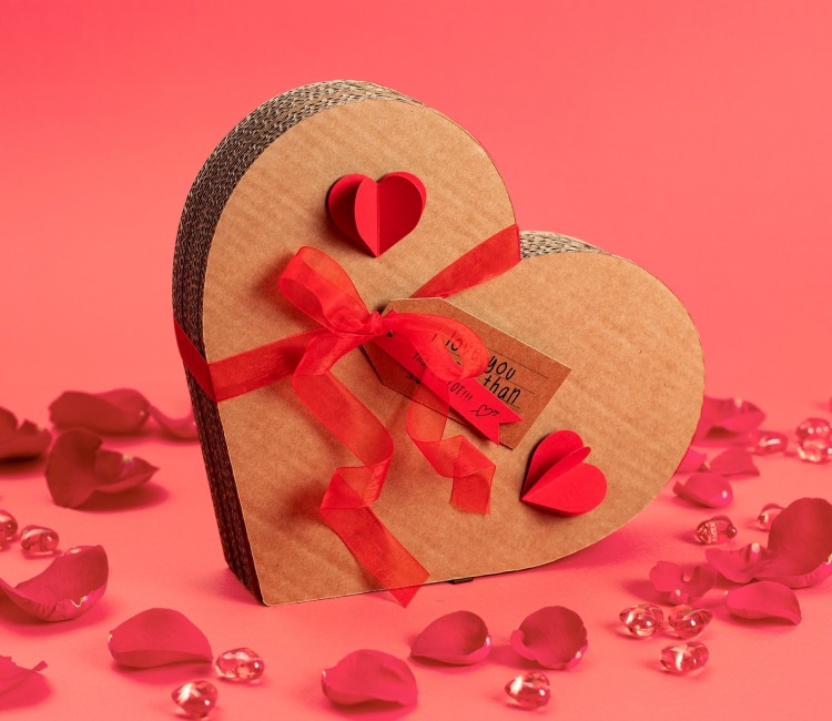 Cœur en carton décoratif, un cadeau rempli d'amour! Cœur en carton décoratif, un cadeau rempli d'amour!