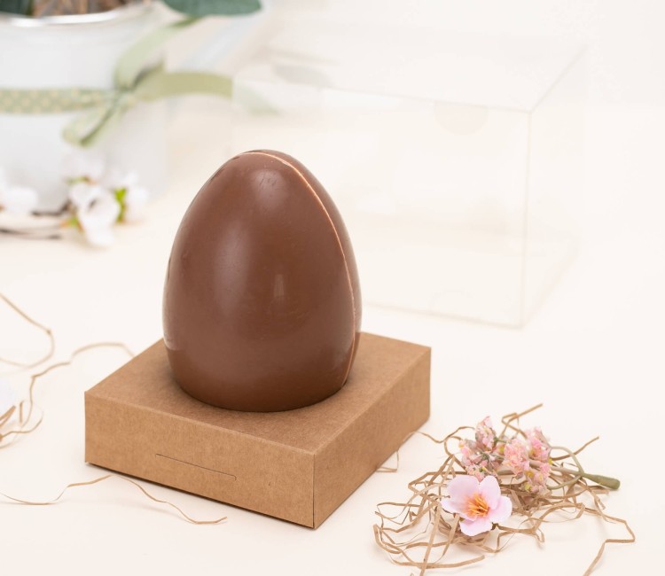 Boîte transparente pour un oeuf de Pâques