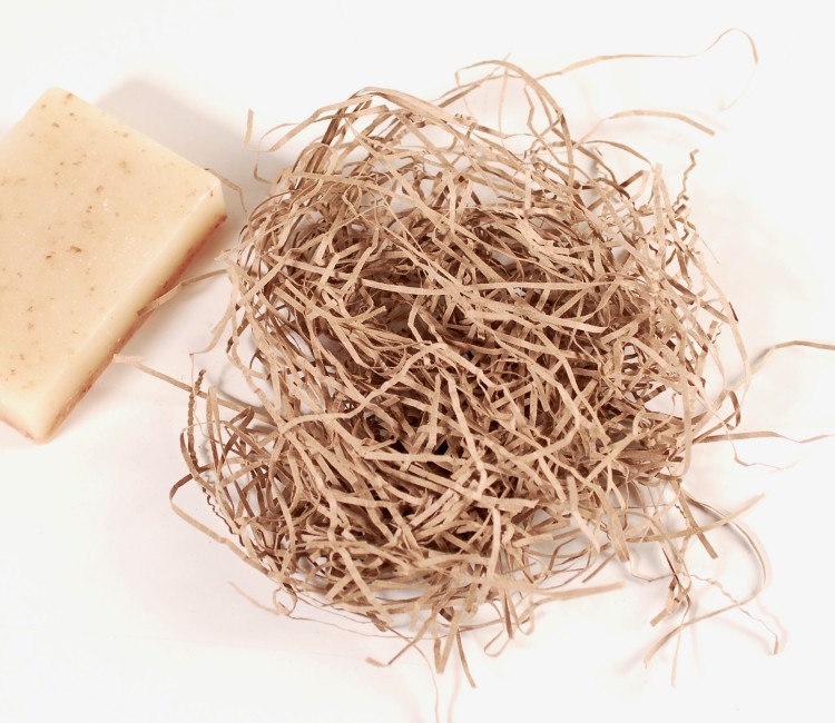 Copeaux de papier pour garniture de boîtes en carton