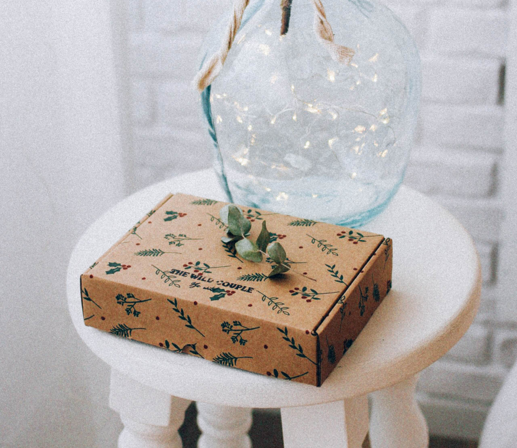 Boîte à monter soi-même, décorée de feuilles