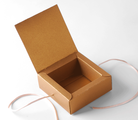 Boîte Cadeau Carrée, Idéale pour Offrir aux Invités d'un Mariage