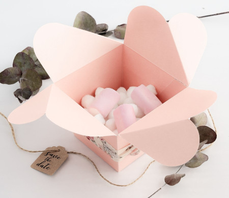 Boîte pour crèmes, originale en forme de fleur 