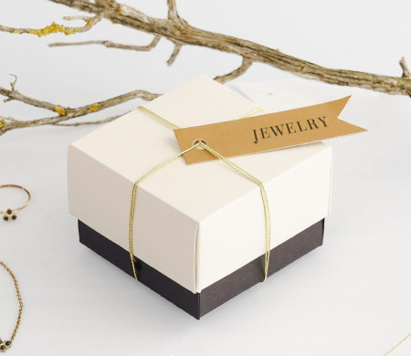 Jolie Boîte Cadeau avec Fermeture et Noeud Décoratif