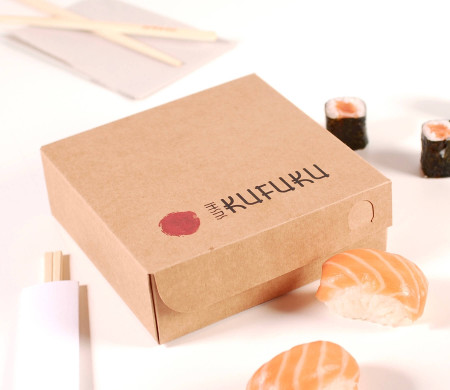 Boîte carrée avec couvercle pour assortiment de sushis