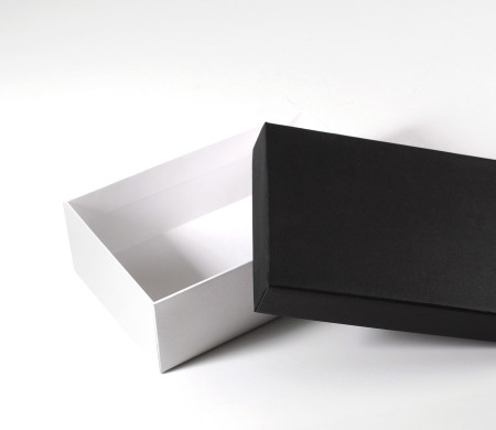 Boîte rectangulaire rigide en carton doublé