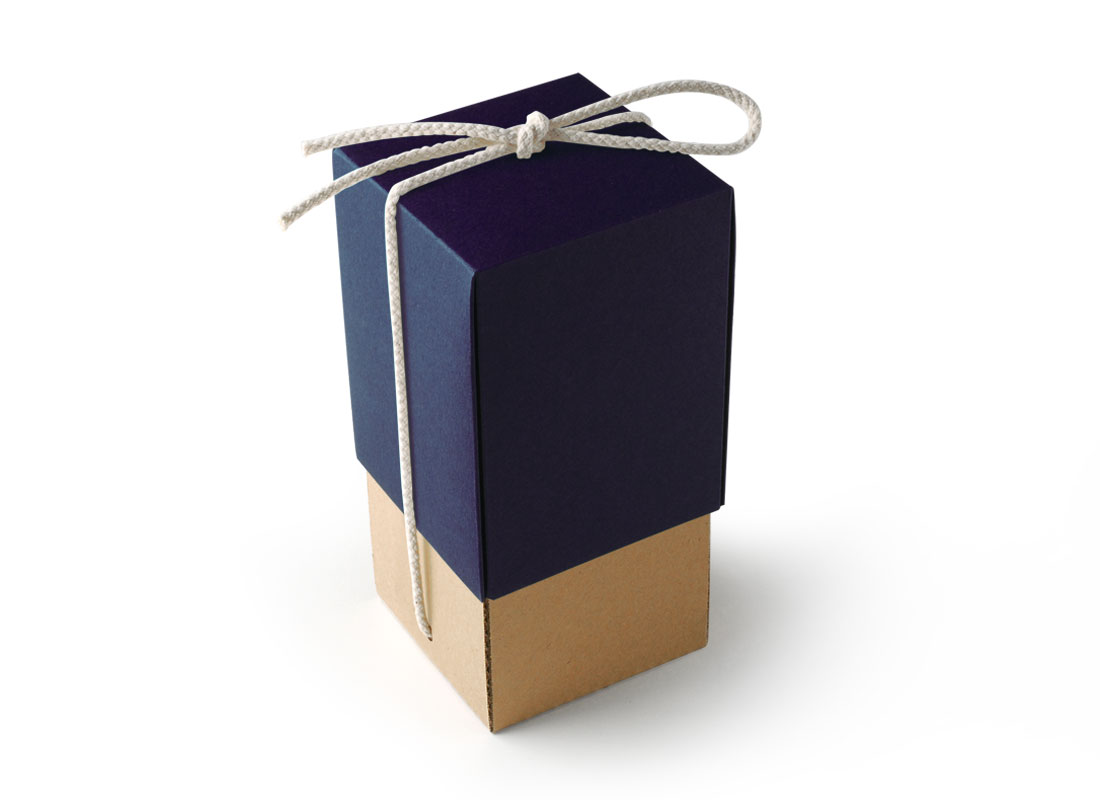 Boîte carton bouteille avec cordon