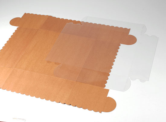 Boîte gâteaux avec couvercle en carton 